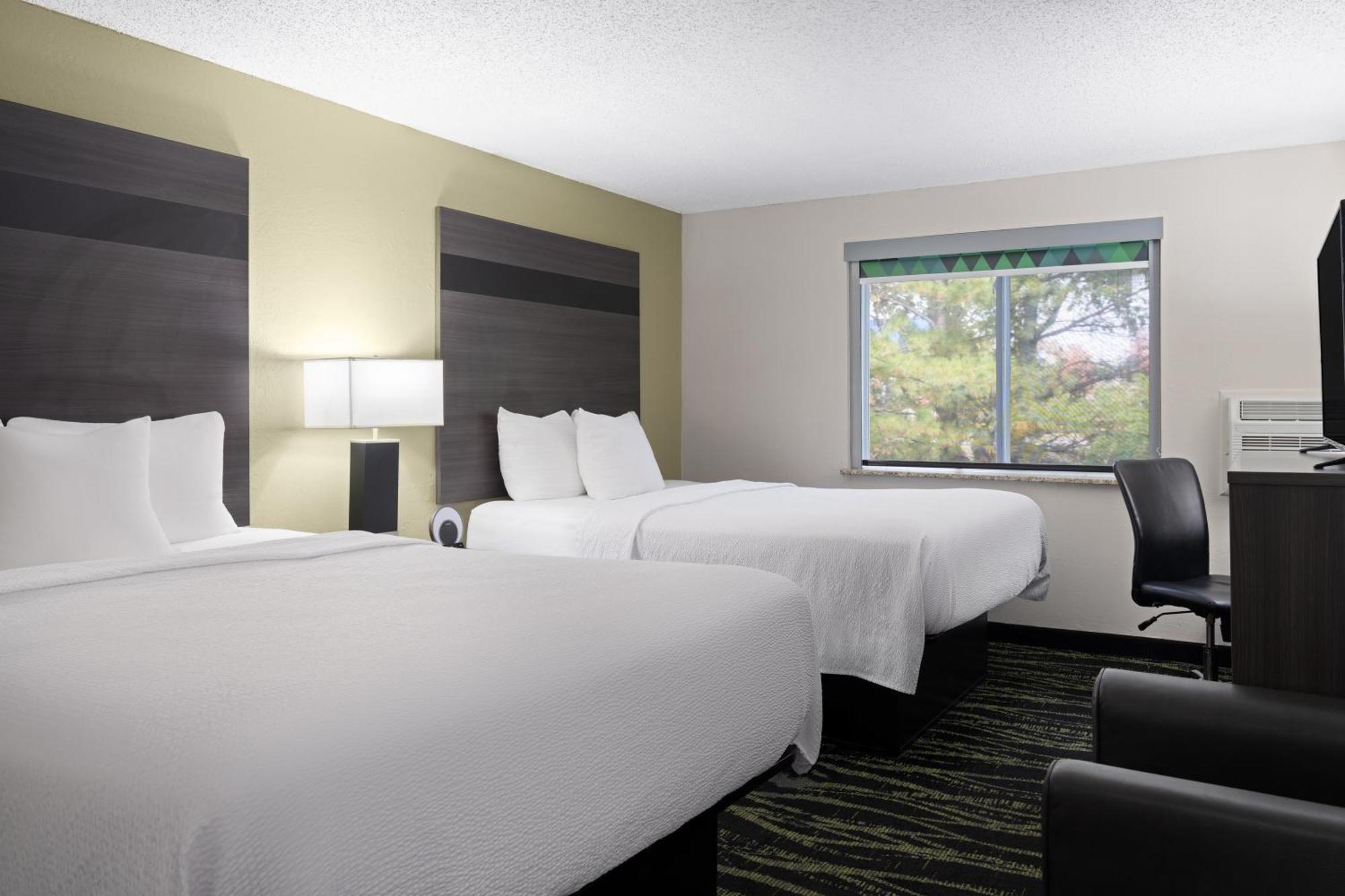 Baymont Inn & Suites By Wyndham Liberty Exterior photo