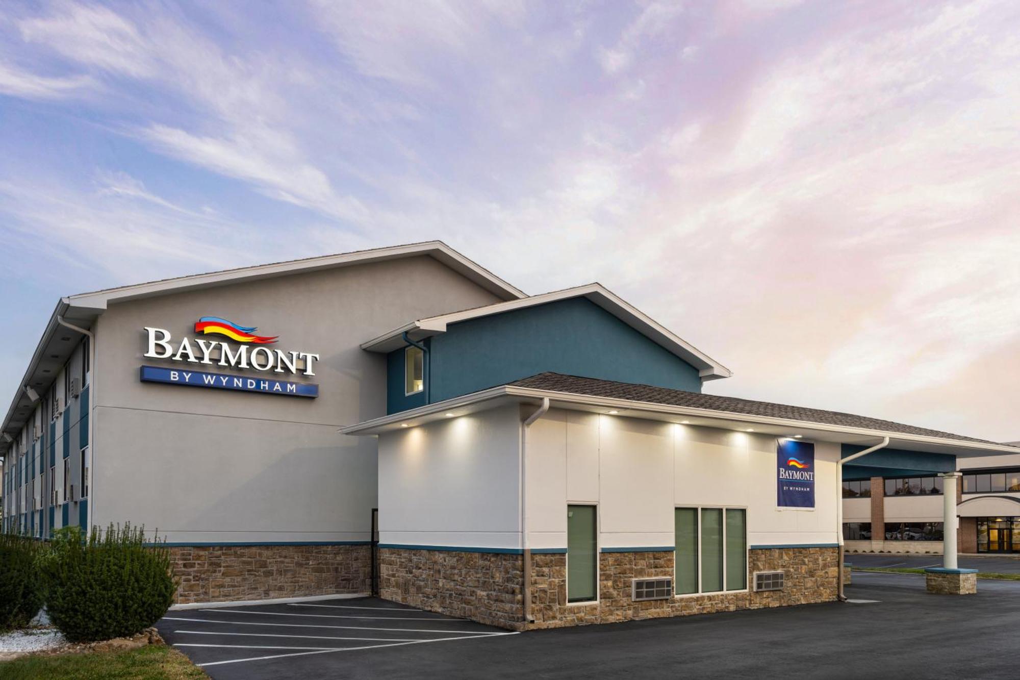 Baymont Inn & Suites By Wyndham Liberty Exterior photo
