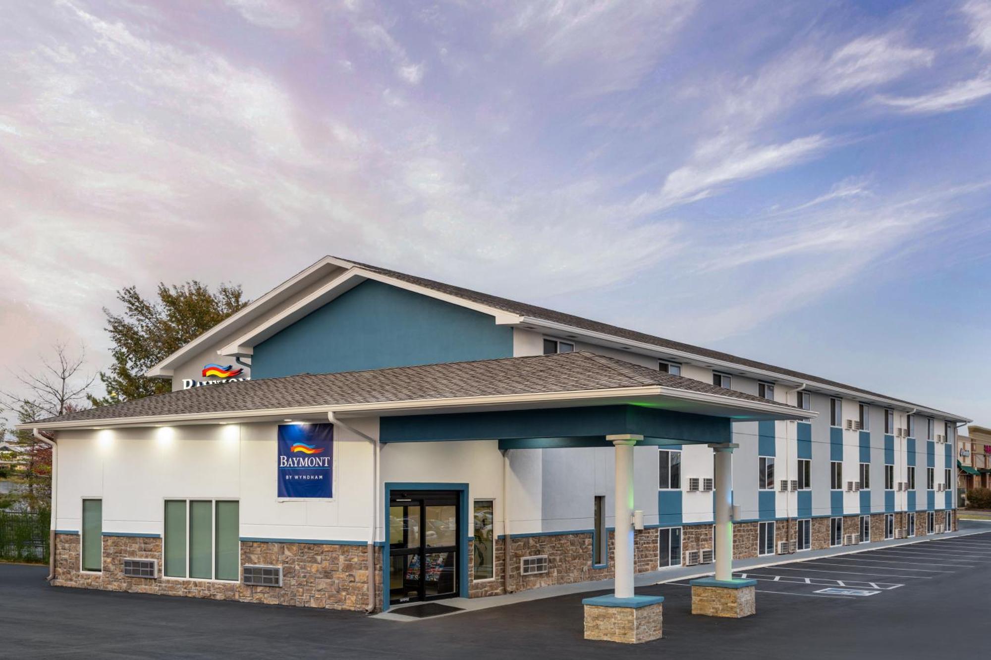 Baymont Inn & Suites By Wyndham Liberty Exterior photo